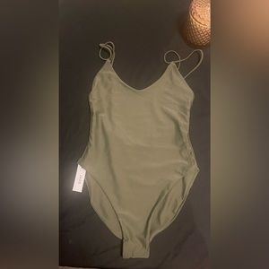 Brand new sample S color olive